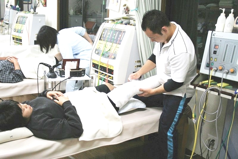 黒氏接骨院 施術