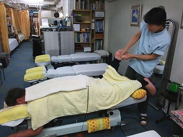 諸井整骨院 施術