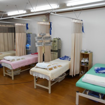 山口整骨院内観
