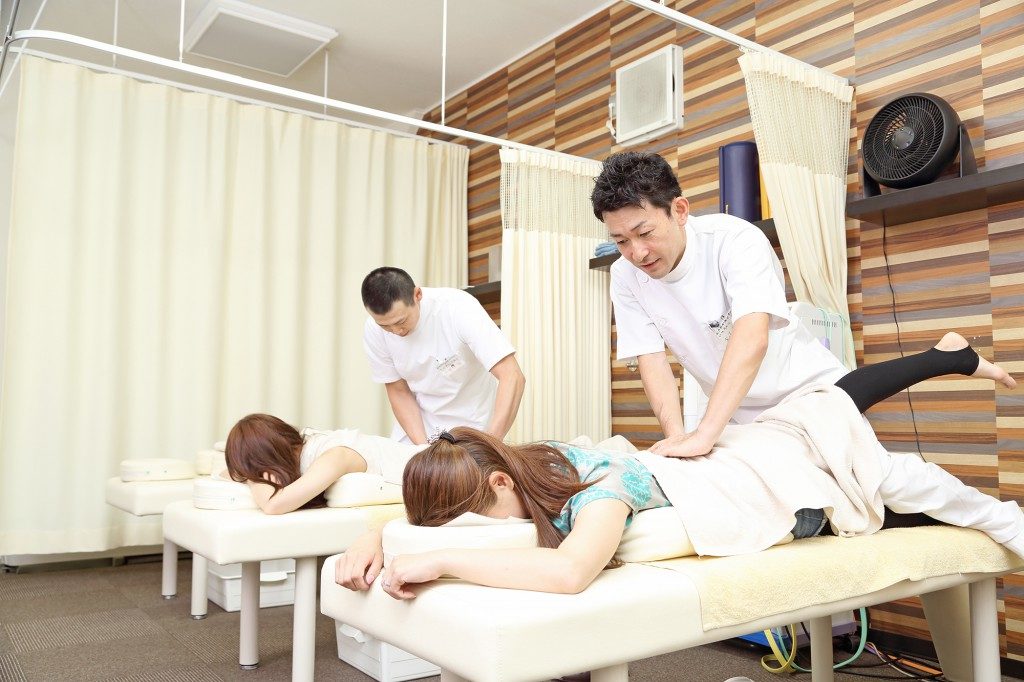 綾瀬かえで整骨院施術