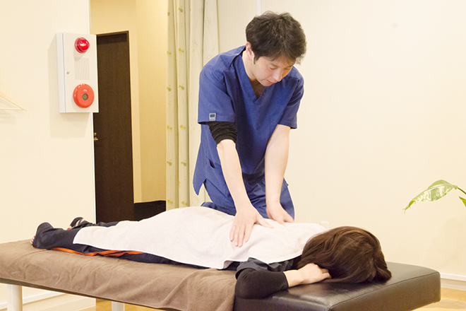 まがみ整骨院 施術