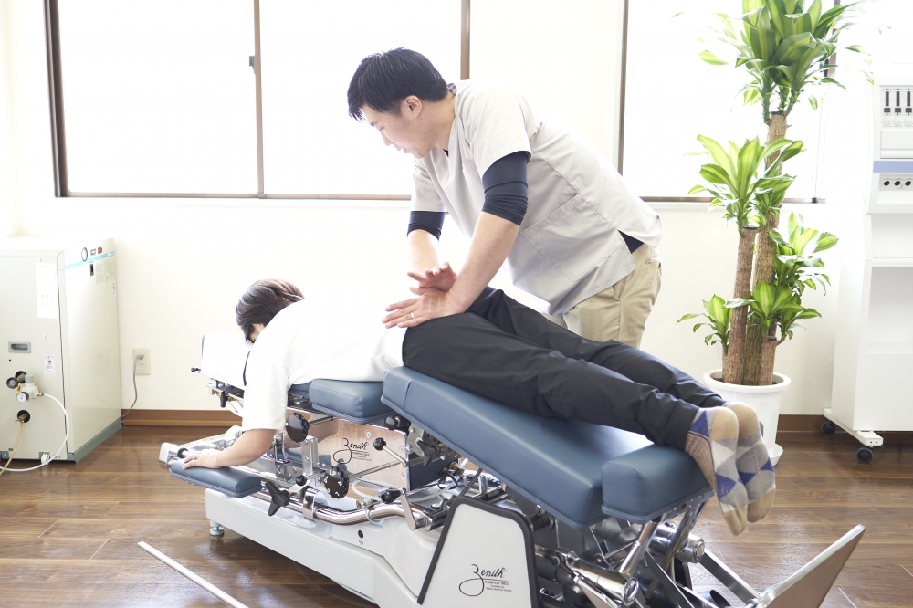 岡メディカル整骨院 施術